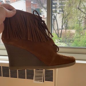Minnetonka Lace Up Suede Wedge Moccasins